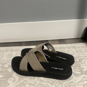 Eddie Bauer Tan and Black Slide Sandals